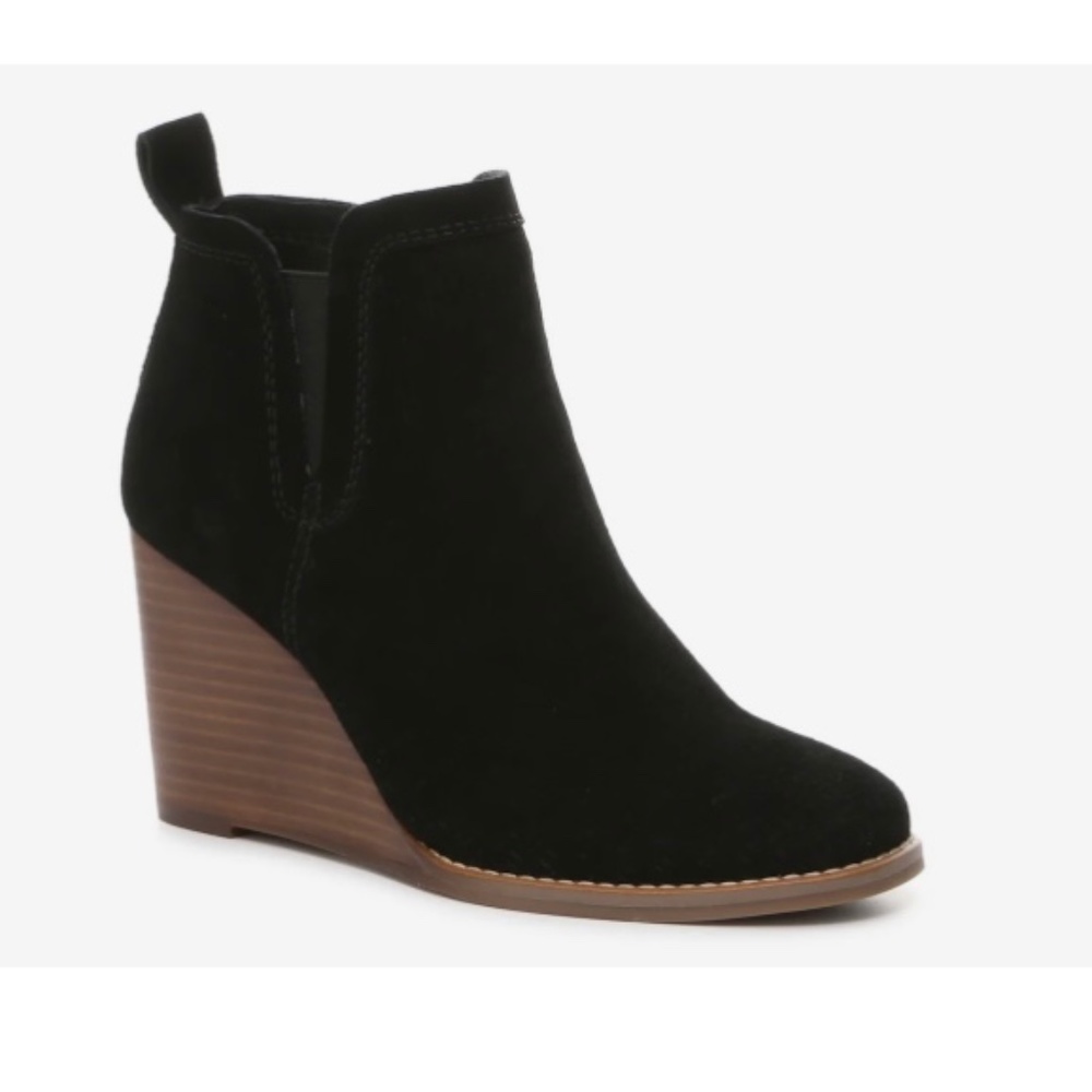 NWT Crown Vintage Wedge Bootie Size 10